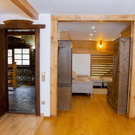 Conacul Drahneilor Hotel Ruscova Bagian luar foto