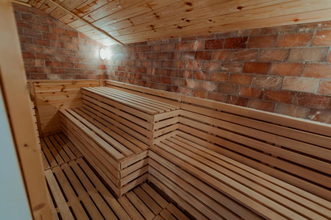 Conacul Drahneilor Hotel Ruscova Bagian luar foto