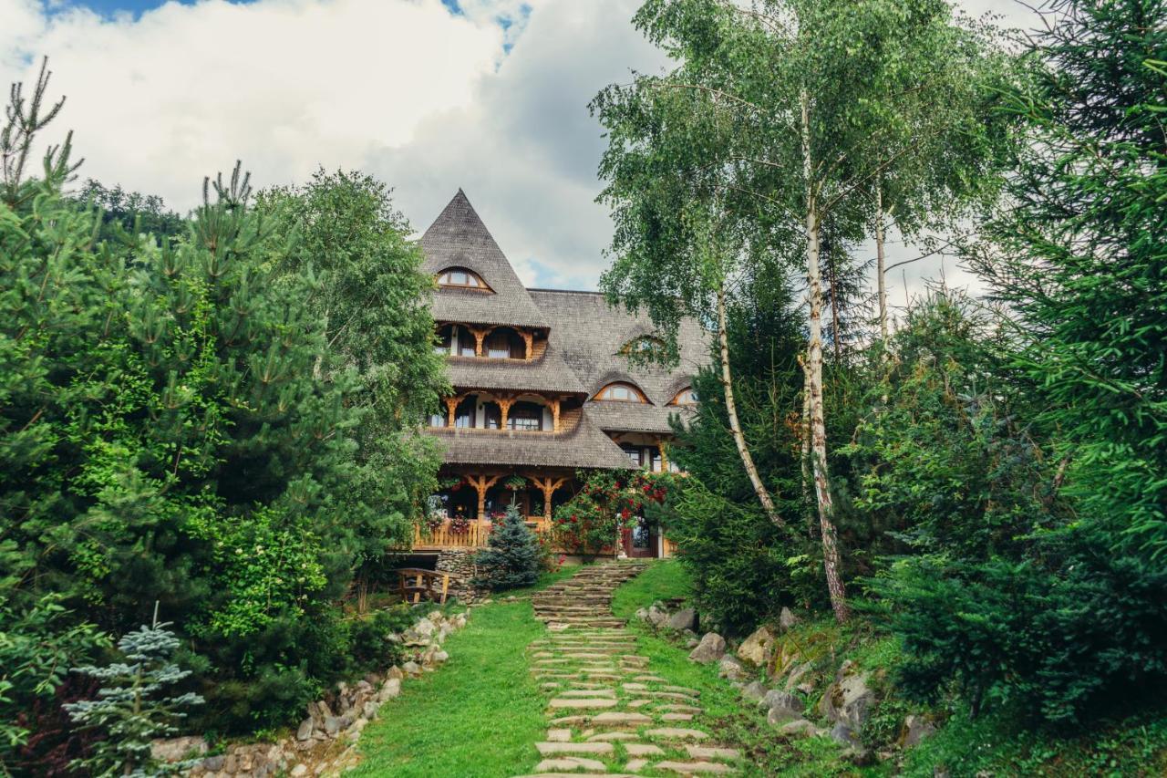 Conacul Drahneilor Hotel Ruscova Bagian luar foto